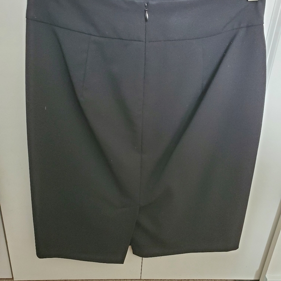 Banana Republic pencil skirt - black 0P - Picture 2 of 4